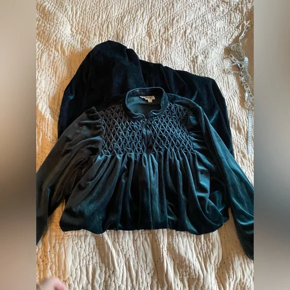 Vintage Green Velvety Nighdress - Picture 1 of 5